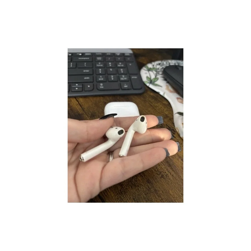 Apple AirPods Pro 2nd Generation with MagSafe Wireless Charging Case - White